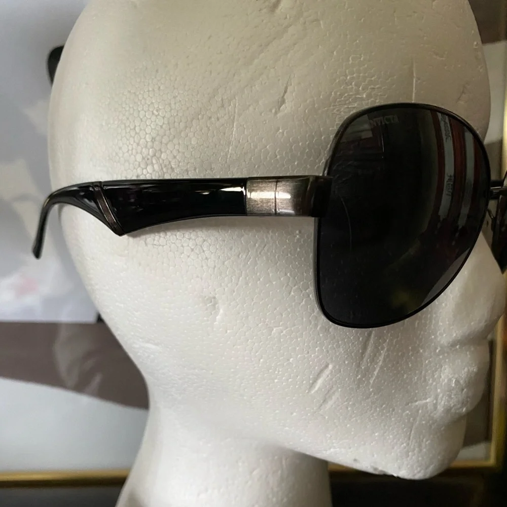 INVICTA‎ Sunglasses (WC) - Picture 8 of 9